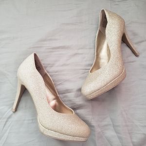 💚 3 for $15 - Fioni Gold Sparkle Heels
